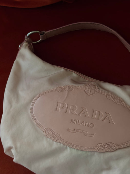 Prada borsa hobo in nylon rosa
