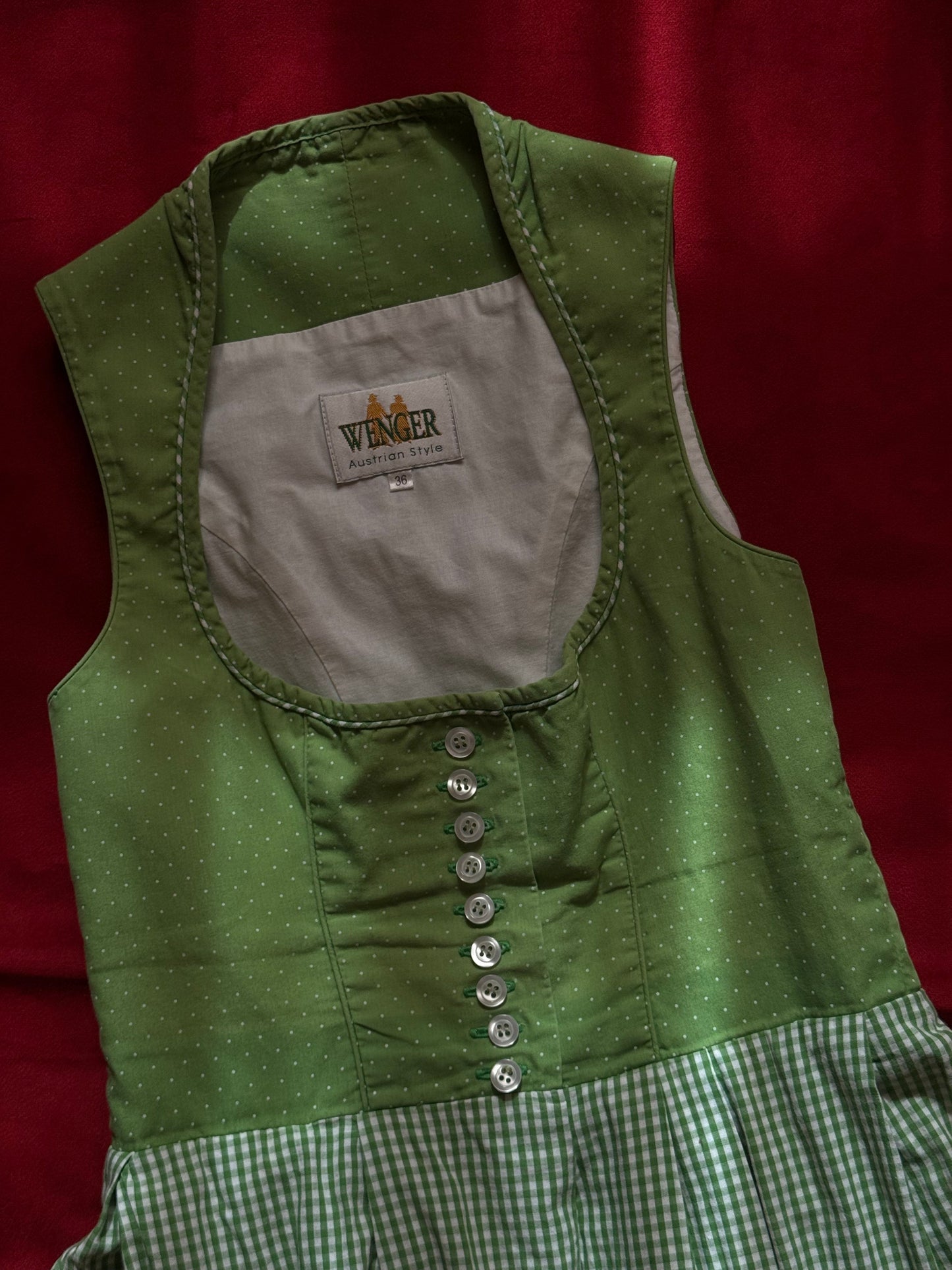Abito tradizionale tirolese verde