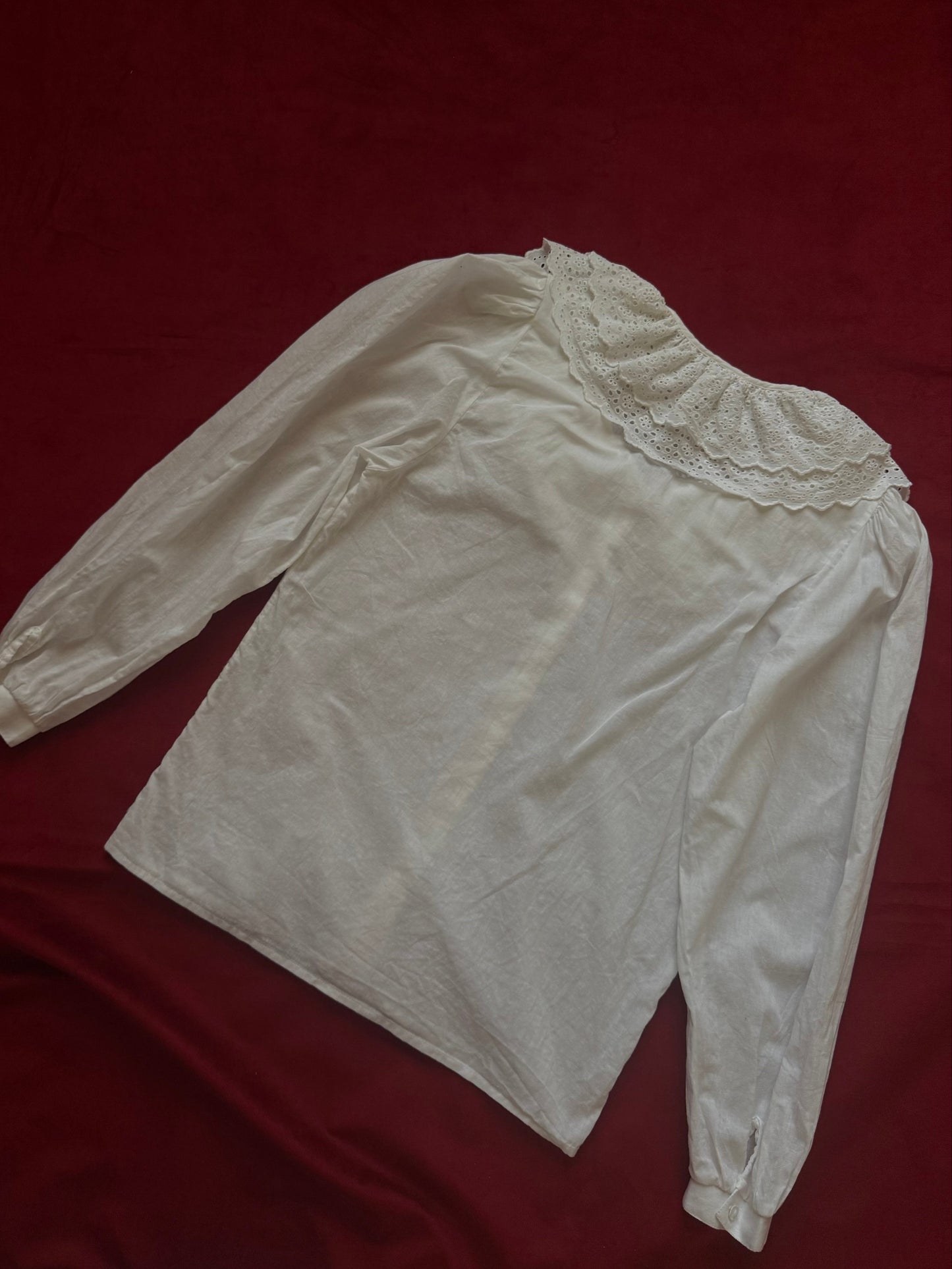 Camicia vintage con colletto macramé