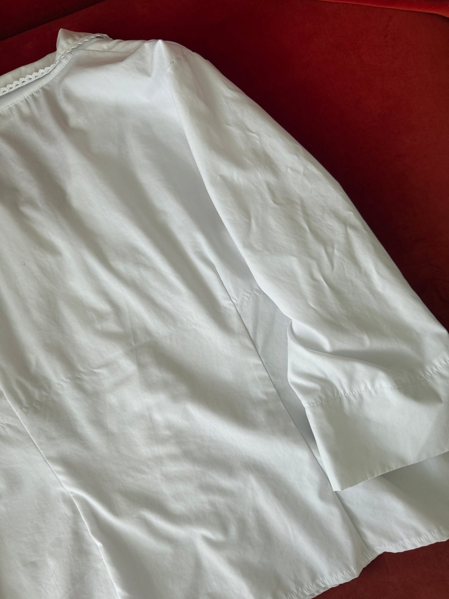 Camicia vintage con colletto ricamato