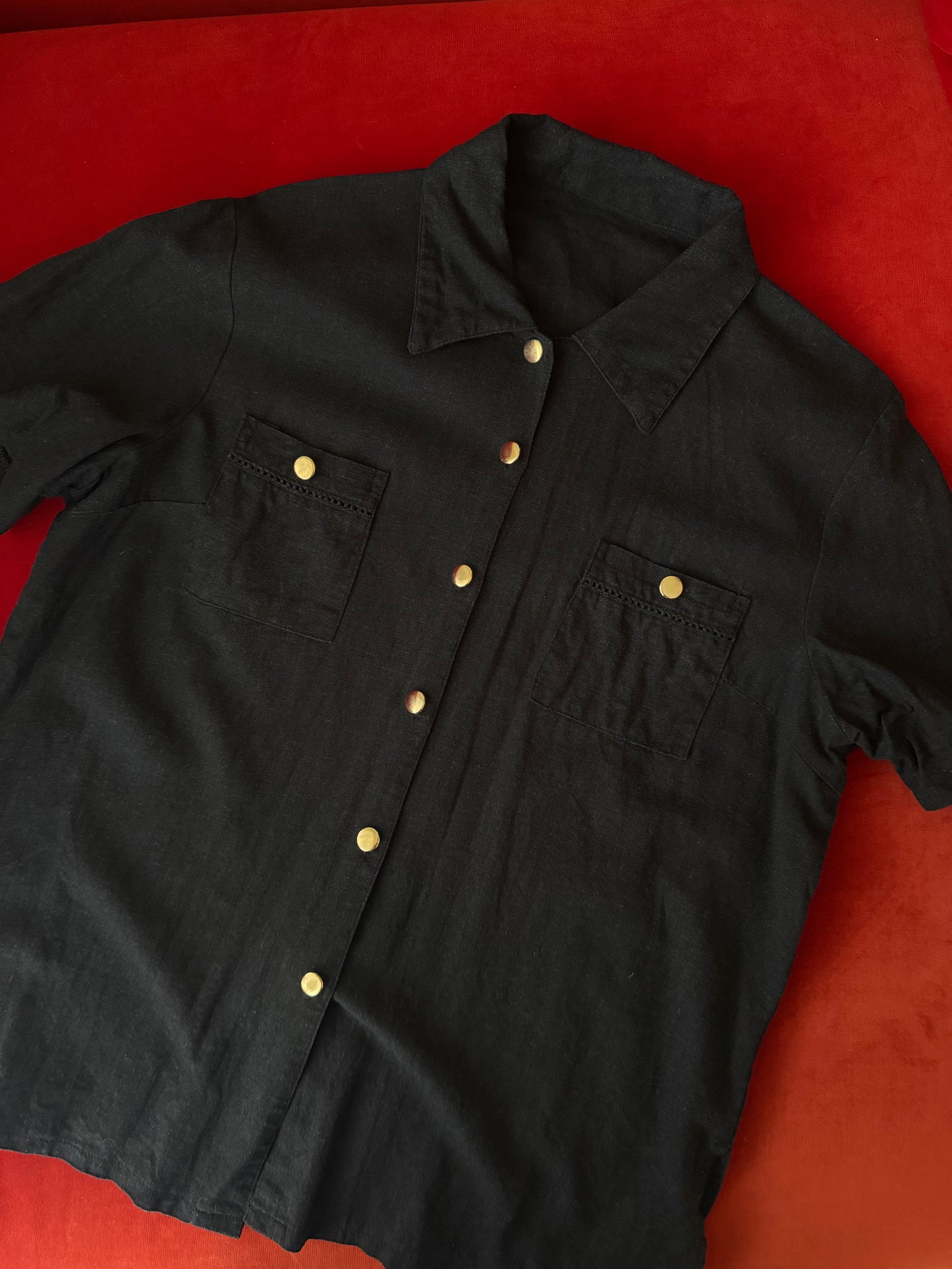 Camicia vintage con bottoni dorati