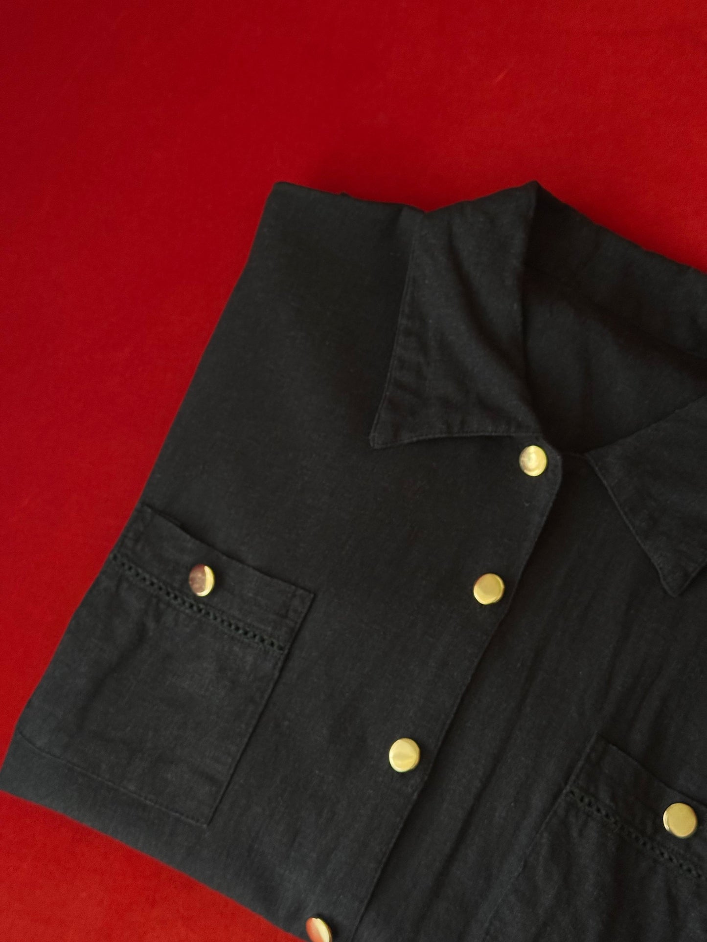Camicia vintage con bottoni dorati