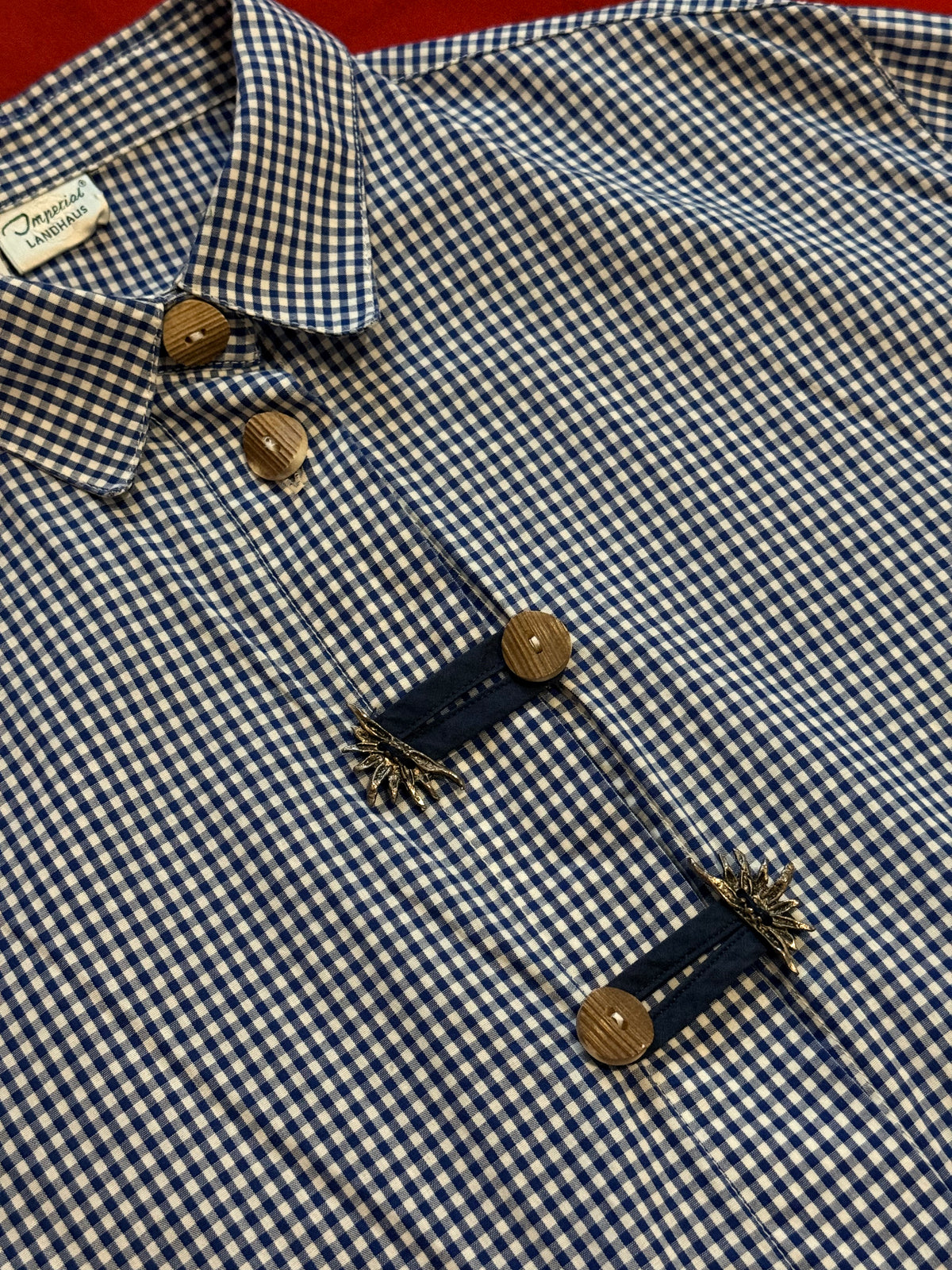 Camicia vintage con bottoni lavorati