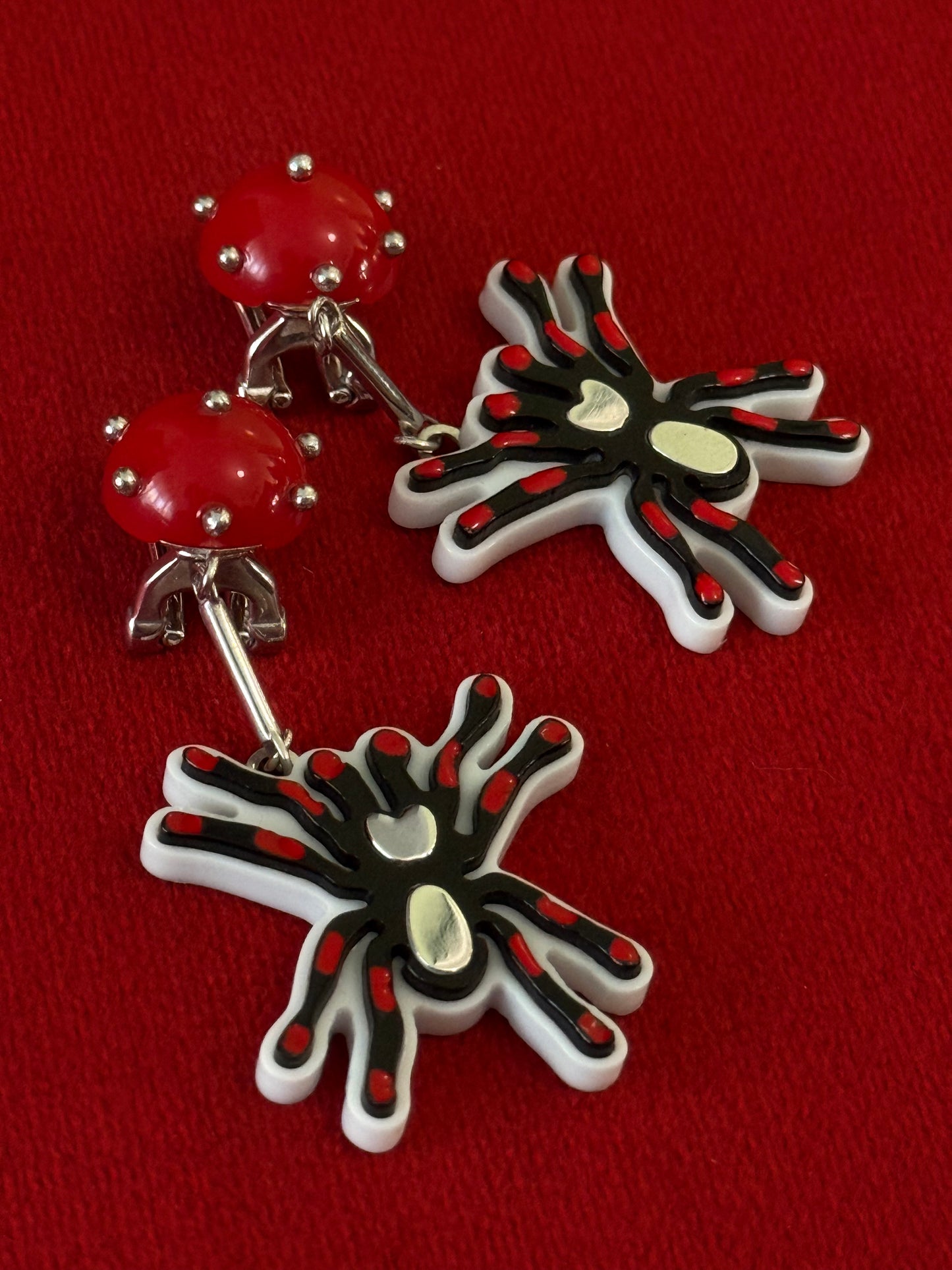 Prada orecchini in argento con ragni
