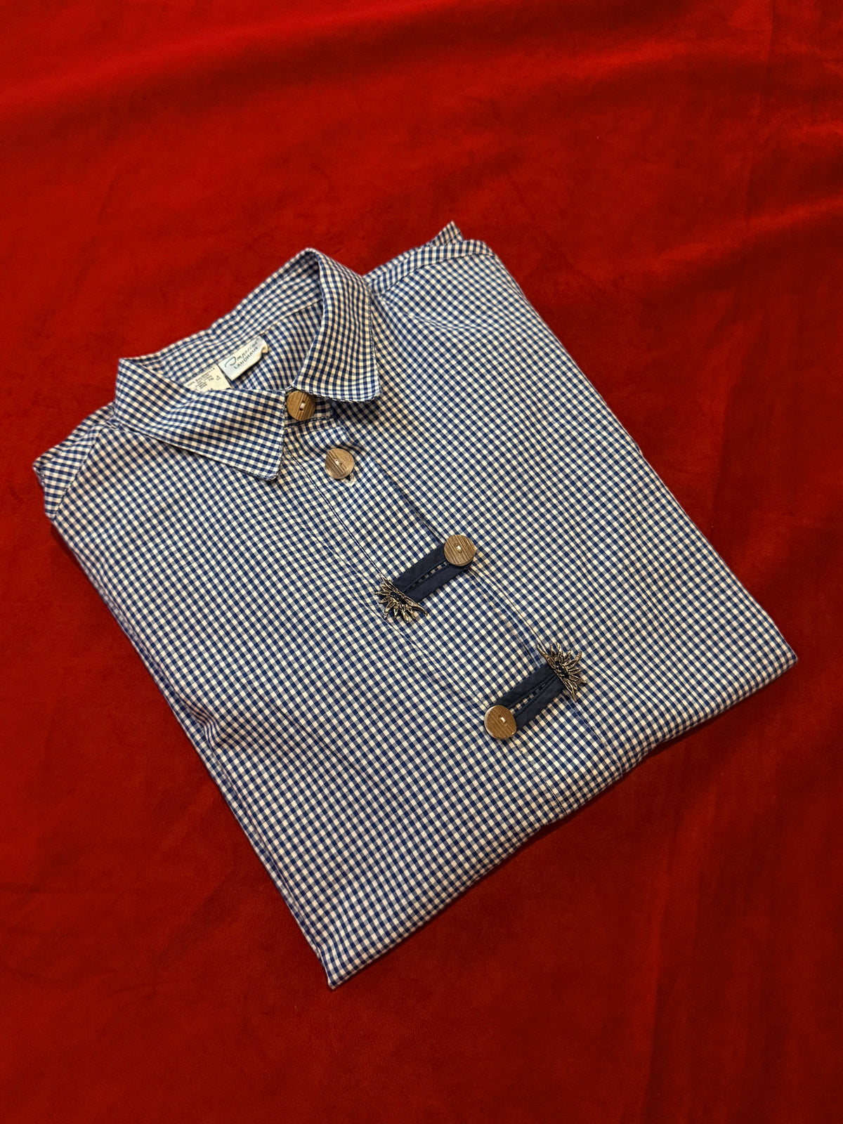 Camicia vintage con bottoni lavorati